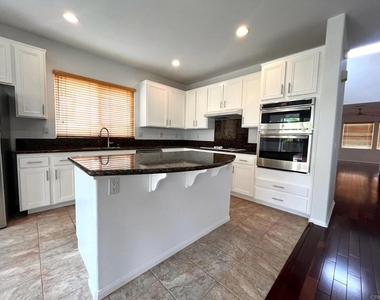 3840 Stoneridge Rd - Photo Thumbnail 11