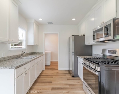 1466 Stanley Avenue - Photo Thumbnail 6