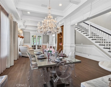4533 Farmdale Avenue - Photo Thumbnail 18