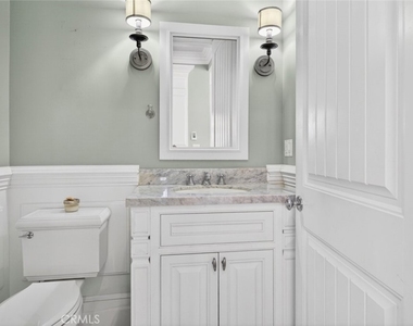 4533 Farmdale Avenue - Photo Thumbnail 55