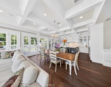 4533 Farmdale Avenue - Photo Thumbnail 38