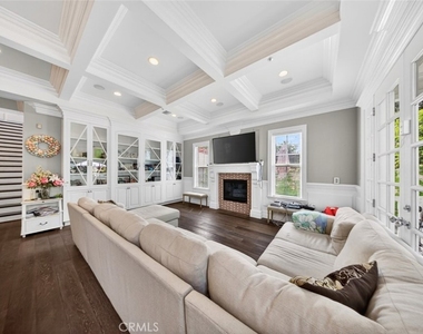 4533 Farmdale Avenue - Photo Thumbnail 30