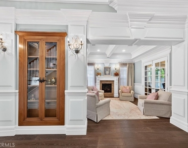 4533 Farmdale Avenue - Photo Thumbnail 14