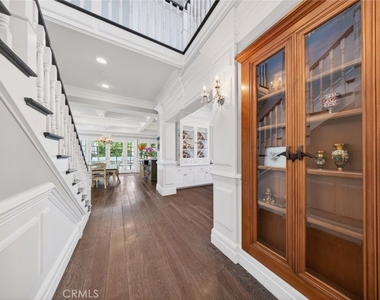 4533 Farmdale Avenue - Photo Thumbnail 11