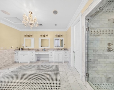 4533 Farmdale Avenue - Photo Thumbnail 51