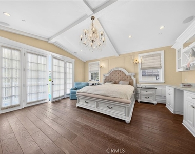 4533 Farmdale Avenue - Photo Thumbnail 43