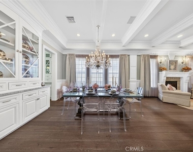 4533 Farmdale Avenue - Photo Thumbnail 15