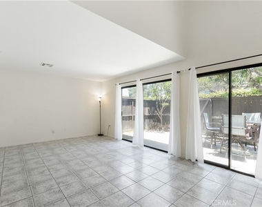 1693 S Heritage Circle - Photo Thumbnail 8
