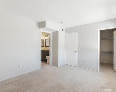 1693 S Heritage Circle - Photo Thumbnail 18