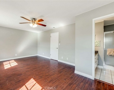 623 E Matchwood Place - Photo Thumbnail 10
