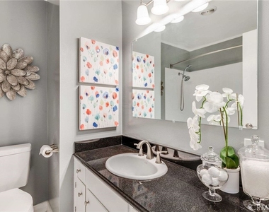 623 E Matchwood Place - Photo Thumbnail 15