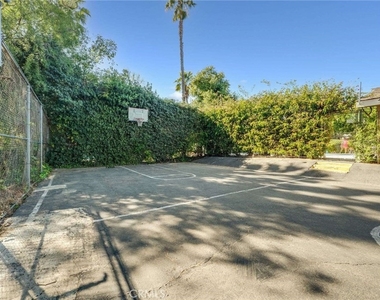 623 E Matchwood Place - Photo Thumbnail 20