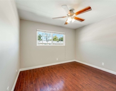 623 E Matchwood Place - Photo Thumbnail 12