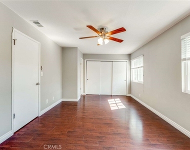 623 E Matchwood Place - Photo Thumbnail 9