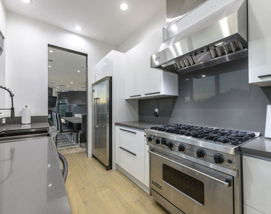 2271 Gloaming Way - Photo Thumbnail 17