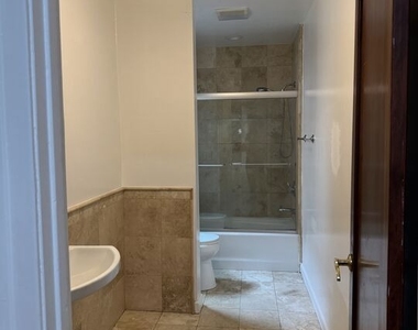 831 Wilcox Avenue - Photo Thumbnail 9