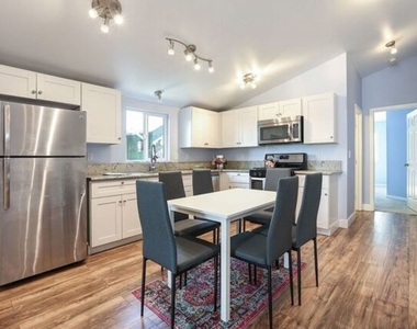 318 Parkman Avenue - Photo Thumbnail 16