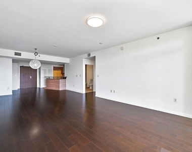 3785 Wilshire Boulevard - Photo Thumbnail 15