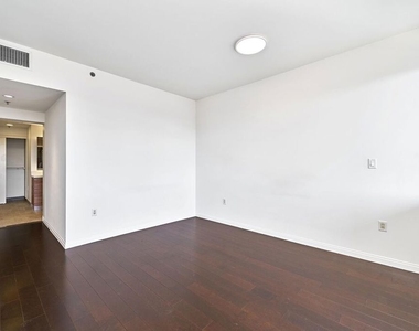 3785 Wilshire Boulevard - Photo Thumbnail 21