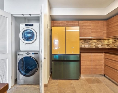 3785 Wilshire Boulevard - Photo Thumbnail 13
