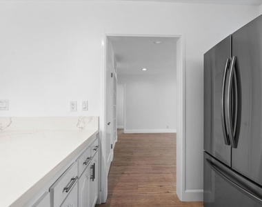 2809 S Canfield Avenue - Photo Thumbnail 15