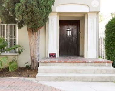 611 N Beachwood Drive - Photo Thumbnail 17