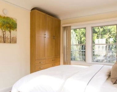 611 N Beachwood Drive - Photo Thumbnail 10