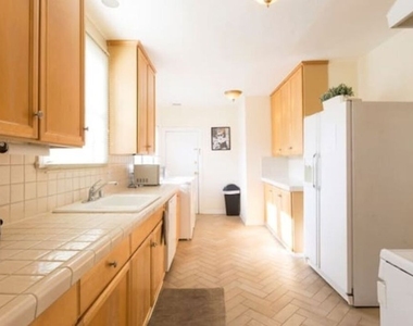 611 N Beachwood Drive - Photo Thumbnail 8
