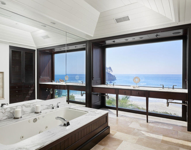 31 Bay Drive - Photo Thumbnail 14