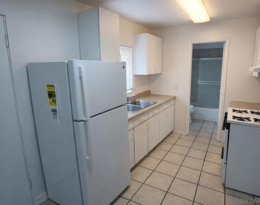 627 W 6th Ave - Photo Thumbnail 3