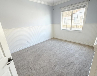 1528 Circle Ranch Way - Photo Thumbnail 12