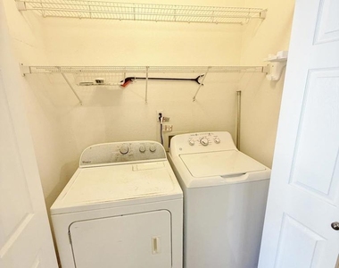 1528 Circle Ranch Way - Photo Thumbnail 11