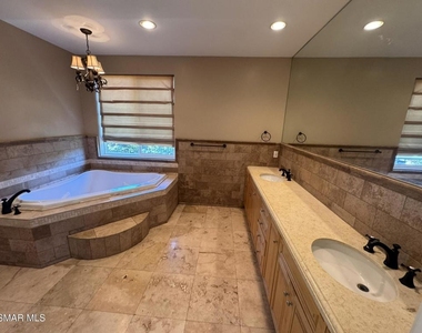4960 Chimineas Avenue - Photo Thumbnail 23