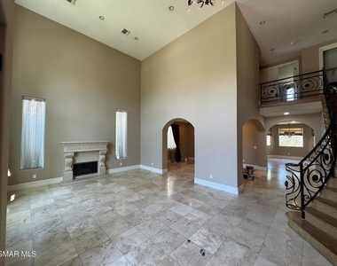 4960 Chimineas Avenue - Photo Thumbnail 4