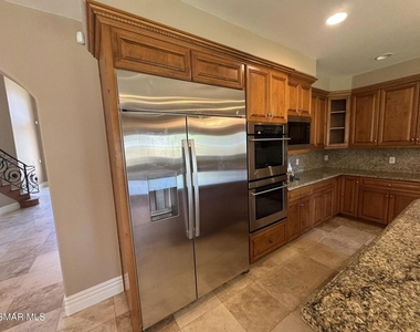 4960 Chimineas Avenue - Photo Thumbnail 7