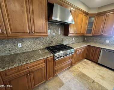 4960 Chimineas Avenue - Photo Thumbnail 9