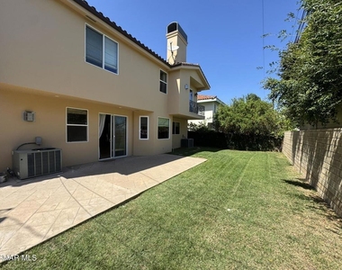 4960 Chimineas Avenue - Photo Thumbnail 31