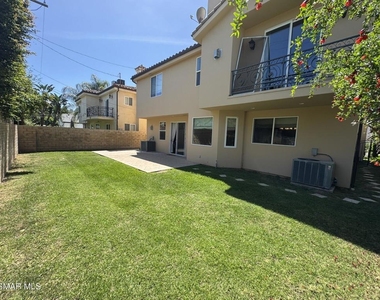 4960 Chimineas Avenue - Photo Thumbnail 32