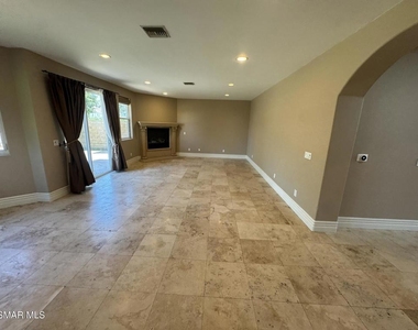 4960 Chimineas Avenue - Photo Thumbnail 11
