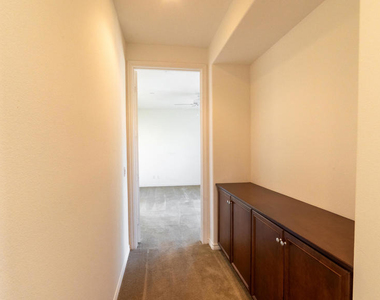 570 Calle Vibrante - Photo Thumbnail 23