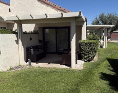 422 Forest Hills Drive - Photo Thumbnail 2