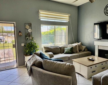 13539 Quinta Way - Photo Thumbnail 5