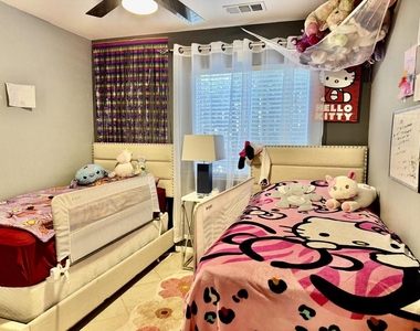13539 Quinta Way - Photo Thumbnail 11
