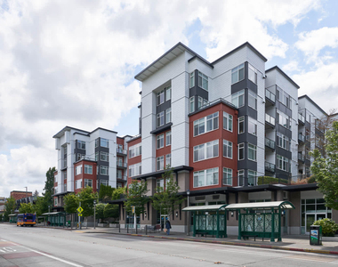 8102 161st Ave Ne - Photo Thumbnail 3