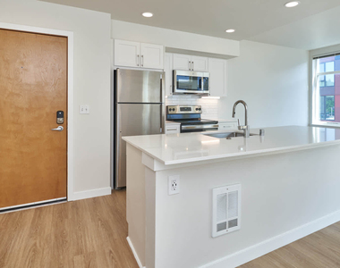 8102 161st Ave Ne - Photo Thumbnail 12