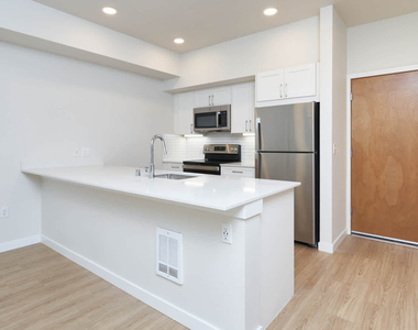 8102 161st Ave Ne - Photo Thumbnail 9