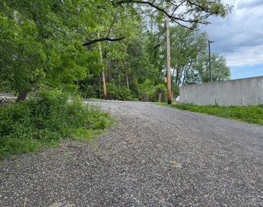 109 Caesar Lane - Photo Thumbnail 1