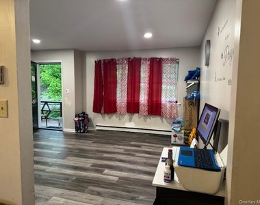 109 Caesar Lane - Photo Thumbnail 9
