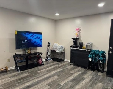 109 Caesar Lane - Photo Thumbnail 8