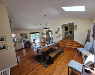 870 Noyack Road - Photo Thumbnail 2